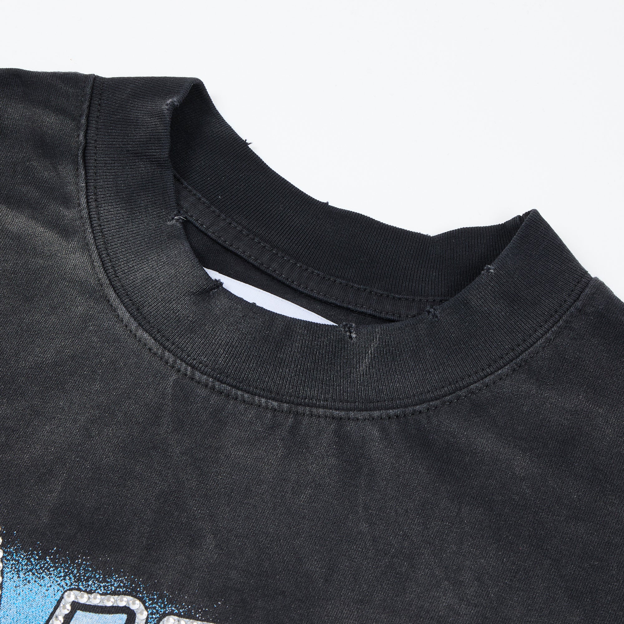 DUAA On The Road Vintage Car Graphic T‑Shirt