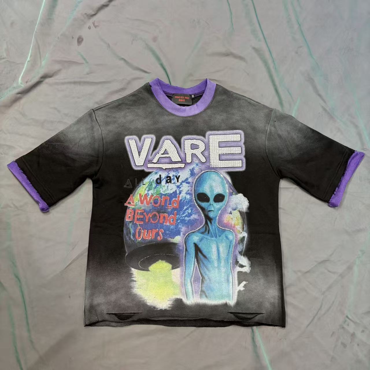 Vareallday Alien Sci‑Fi Cropped Ringer T‑Shirt