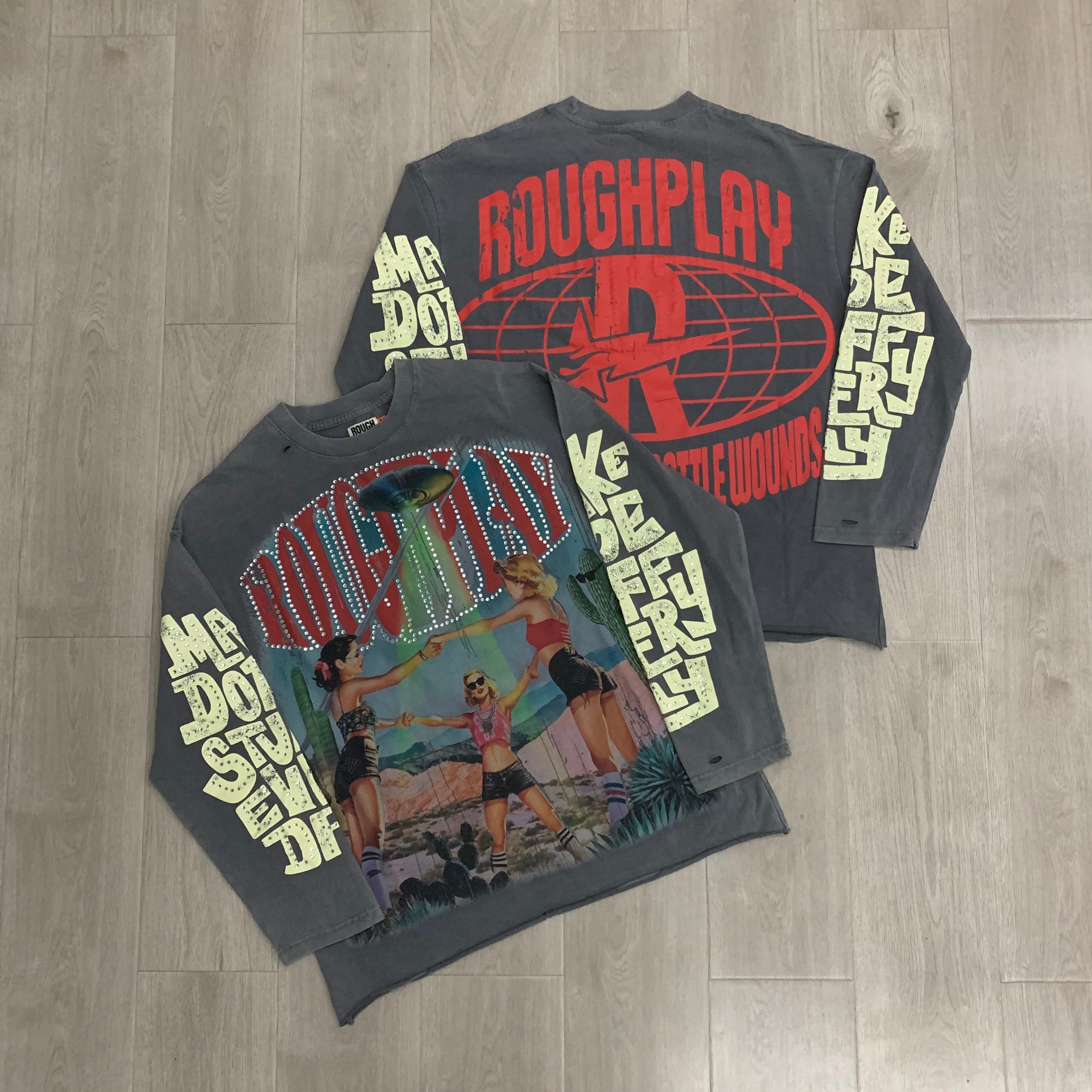 RoughPlay Desert UFO Retro Graphic Distressed Long Sleeve Tee