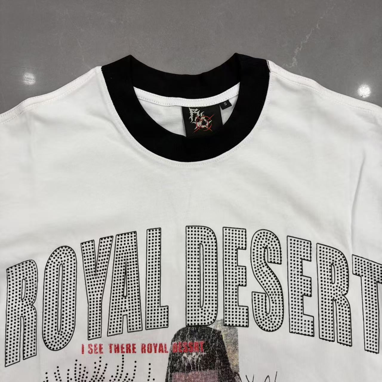 Royal Desert Collage Eye Graphic Contrast Sleeve T‑Shirt