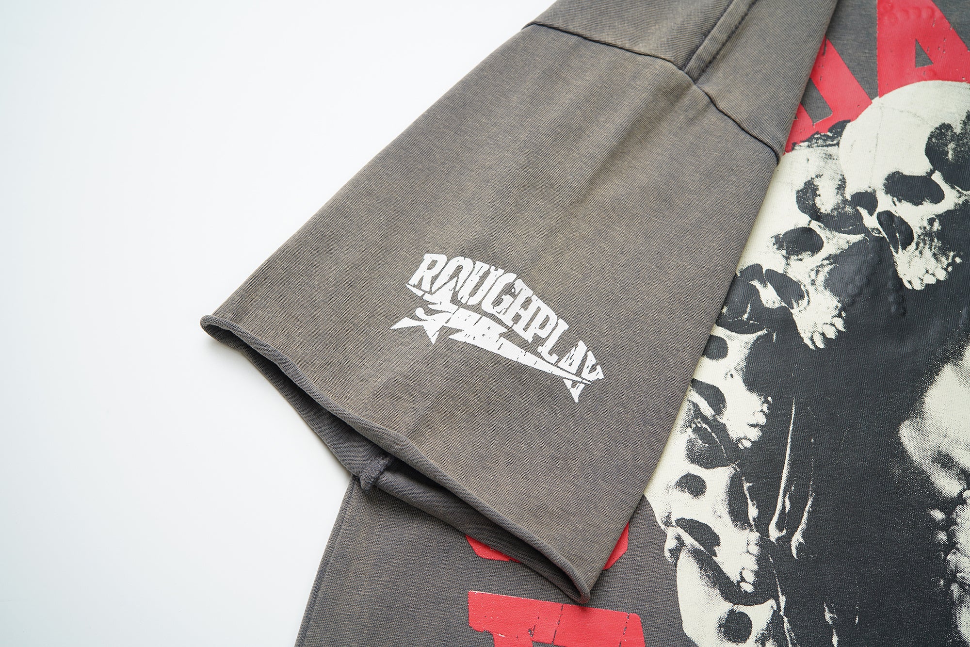 RoughPlay Rainy City Street Scene Graphic Distressed Short‑Sleeve Tee Vintage Streetwear T‑Shirt