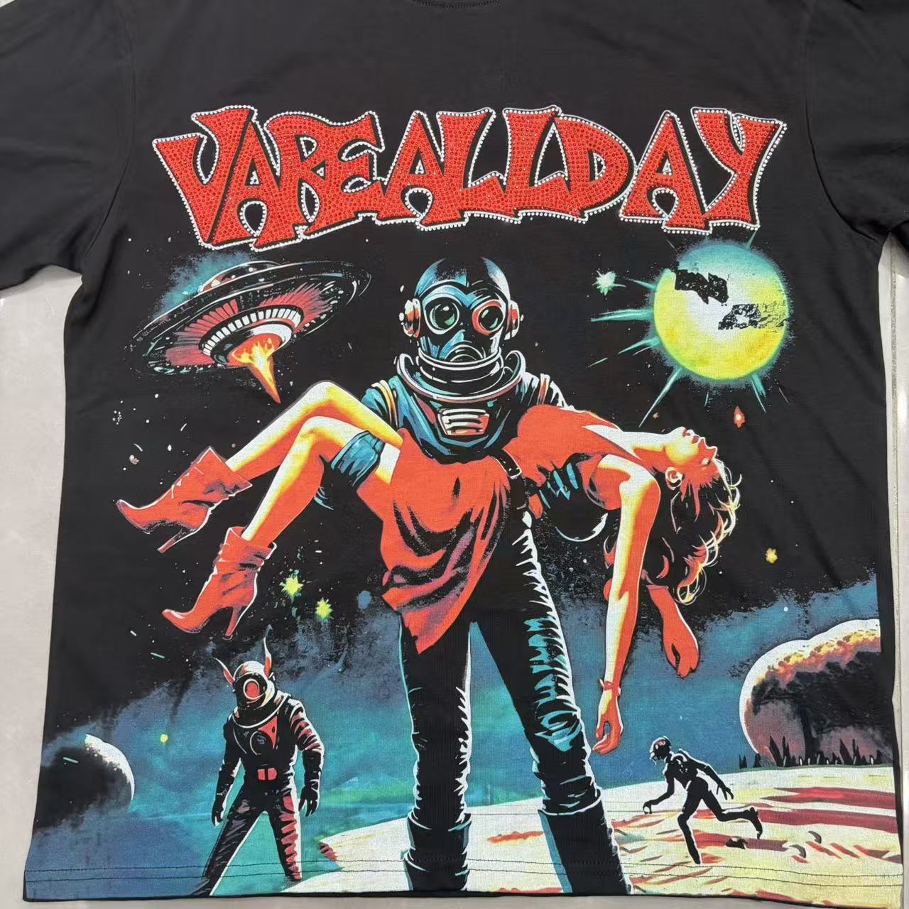 Vareallday Retro Sci‑Fi Alien Horror Graphic T‑Shirt